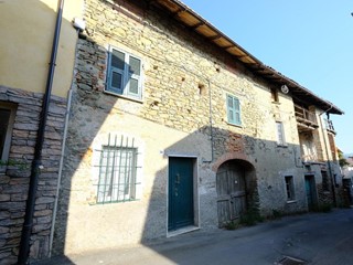 Casa Semi Indipendente in Vendita a Mioglia, 50'000€, 200 m²