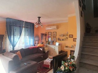 Appartamento in Affitto a Aulla, zona Albiano Magra, 110 m², arredato