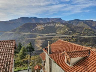 Casa Indipendente in Vendita a Molini di Triora, zona Andagna, 140'000€, 120 m²