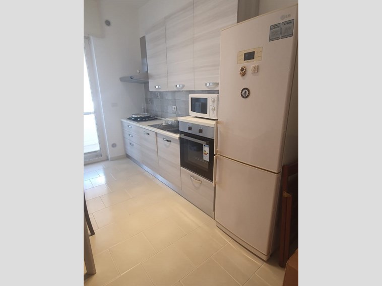 Quadrilocale in Affitto a Modugno, zona Piscine dei Preti, 850€, 110 m², arredato