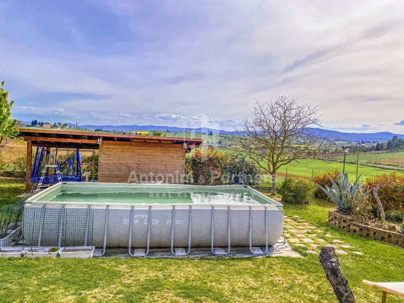 Casa Indipendente in Vendita a Marsciano, 390'000€, 300 m², arredato, con Box