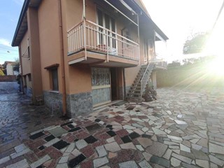 Casa Indipendente in Vendita a Fosdinovo, zona Caniparola, 320'000€, 150 m², con Box