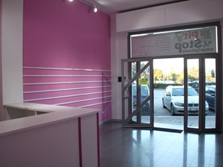 Immobile commerciale in Vendita a Siracusa, zona Pizzuta Scala Greca, 77'000&euro;, 50 m²