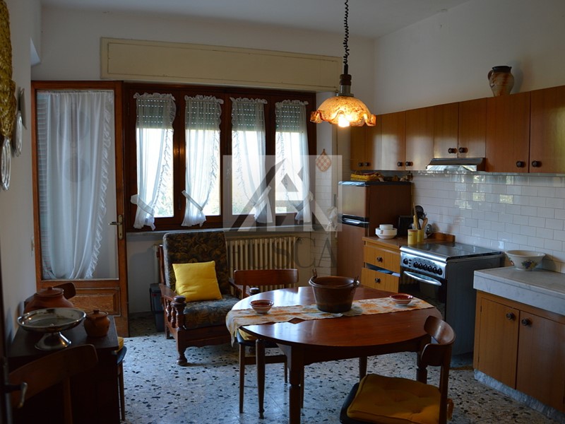 Casa Indipendente in Vendita a Lucca, zona tre cancelli, 370'000€, 200 m²