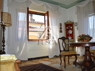 Casa Indipendente in Vendita a Lucca, zona tre cancelli, 370'000€, 200 m²
