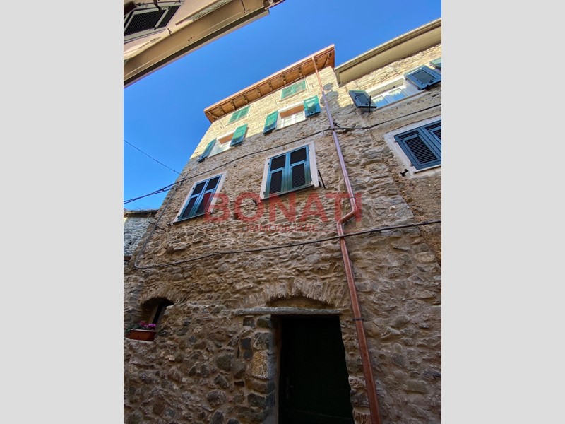 Appartamento in Vendita a Pignone, zona Pignone, 170'000€, 130 m², arredato
