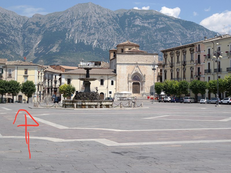 Immobile commerciale in Affitto a Sulmona, zona Piazza Garibaldi, 500€, 127 m²