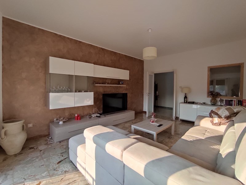 Appartamento in Vendita a Campobasso, zona via Giambattista Vico, 165'000€, 140 m², arredato