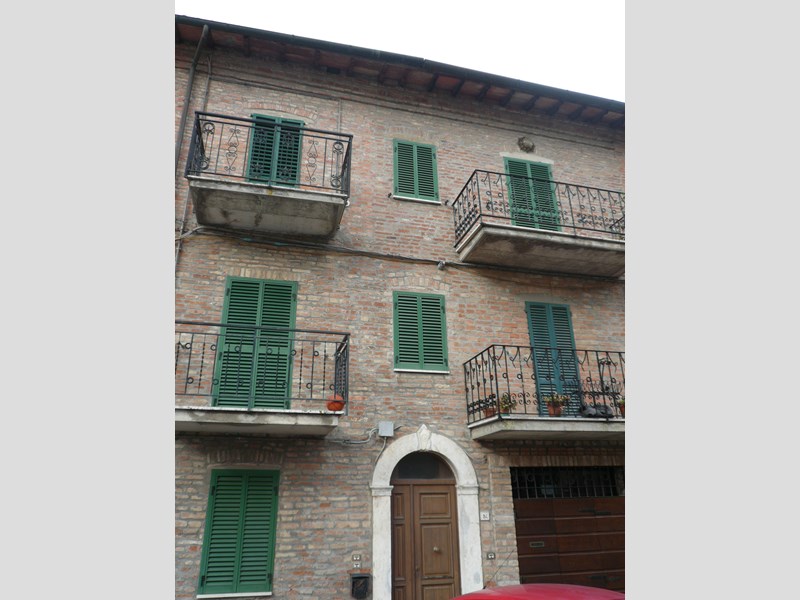 Appartamento in Vendita a Castiglione del Lago, zona POZZUOLO UMBRO , 43'000€, 100 m²