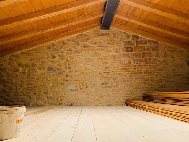 Magazzino in Vendita a Calci, 100'000€, 219 m²