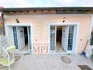Casa Indipendente in Vendita a Ventimiglia, 300'000€, 116 m²