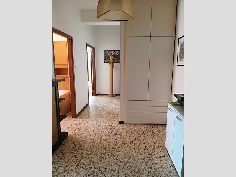 Appartamento in Vendita a Perugia, zona Monteluce, 90'000€, 120 m², con Box