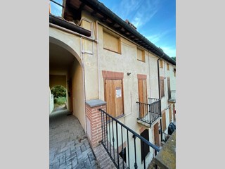 Villetta a schiera in Vendita a Montefortino, zona Montefortino, 71'000€, 120 m², arredato