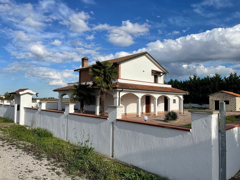 Villa in Vendita a Fiscaglia, 185'000€, 260 m²