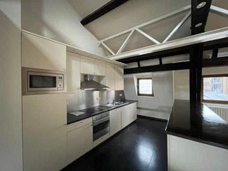 Bilocale in Affitto a Napoli, 1'100€, 200 m²