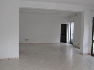 Negozio in Affitto a Adria, 66 m²