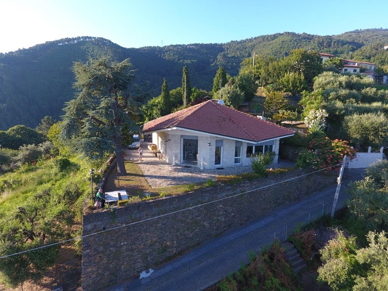 Villa in Vendita a Montignoso, zona Cerreto, 1'200'000€, 200 m², arredato