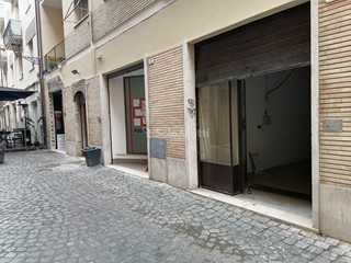 Capannone in Affitto a Frascati, zona Centro Storico, 1'490€, 90 m²