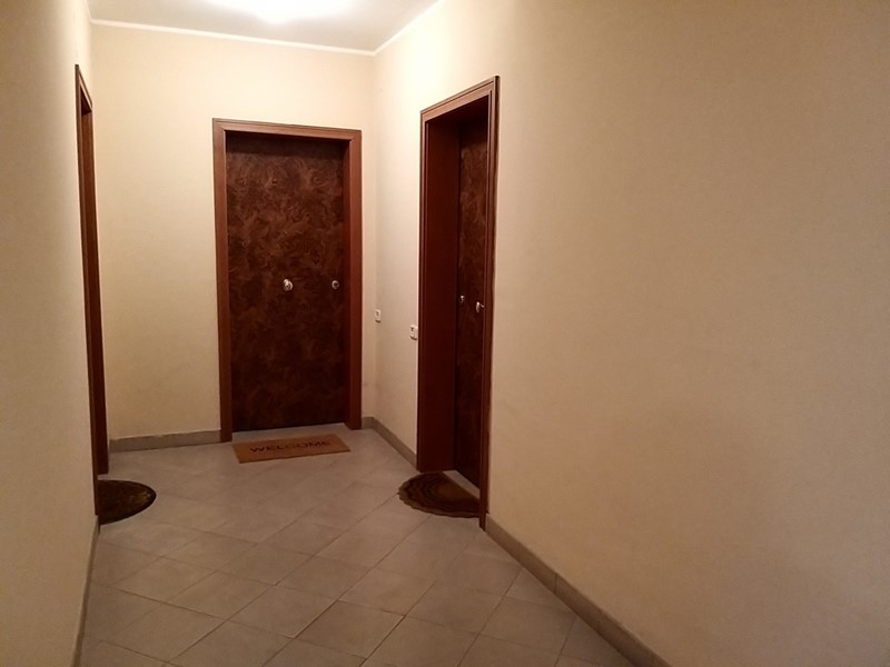 Trilocale in Vendita a Corciano, zona San Mariano, 140'000€, 70 m², arredato, con Box
