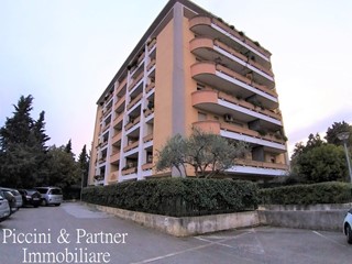 Trilocale in Vendita a Corciano, zona San Mariano, 140'000€, 70 m², arredato, con Box