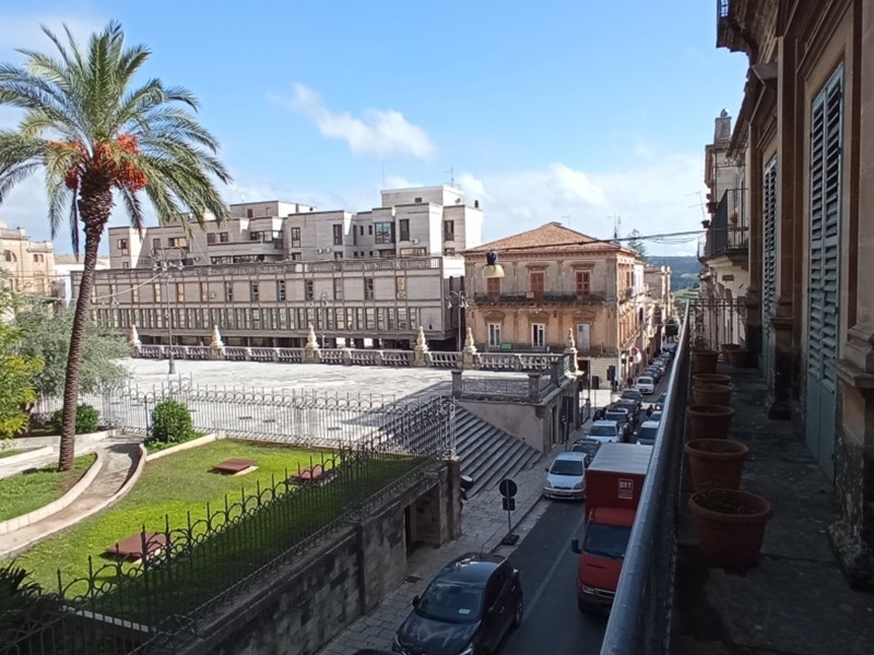 Casa Indipendente in Vendita a Ragusa, 920'000&euro;, 473 m², con Box