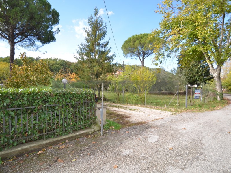 Terreno industriale in Vendita a Perugia, zona Ponte San Giovanni, 120'000€, 1750 m²