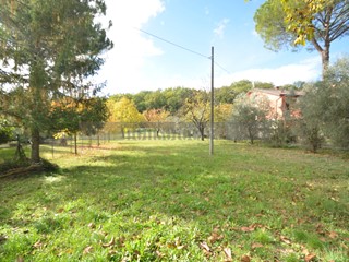 Terreno industriale in Vendita a Perugia, zona Ponte San Giovanni, 120'000€, 1750 m²
