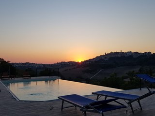 Villa in Vendita a Montegranaro, zona campagna, 560'000€, 500 m²