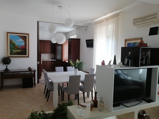 Trilocale in Affitto a Lecce, zona centro, 700€, 100 m²