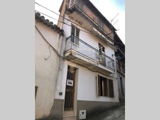 Casa Semi Indipendente in Vendita a Reggio Calabria, 29'000€, 