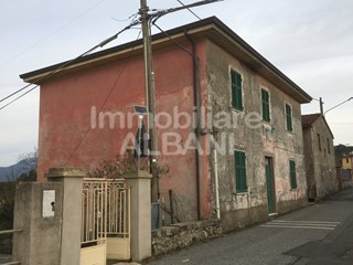 Casa Indipendente in Vendita a Fivizzano, zona Ceserano, 65'000€, 2000 m²