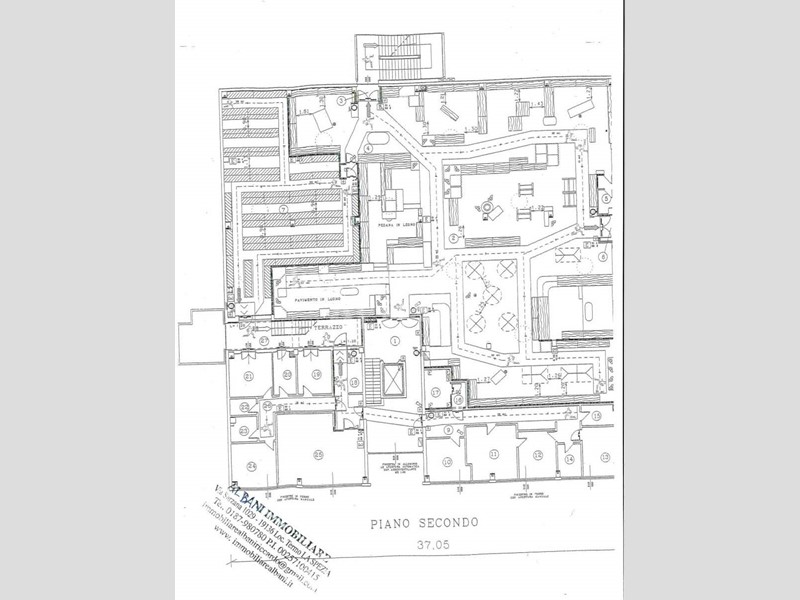 Immobile commerciale in Vendita a Arcola, zona Romito Magra, 205'000€, 550 m²