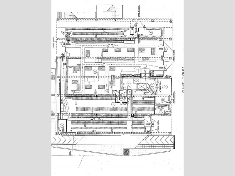 Immobile commerciale in Vendita a Arcola, zona Romito Magra, 350'000€, 900 m²