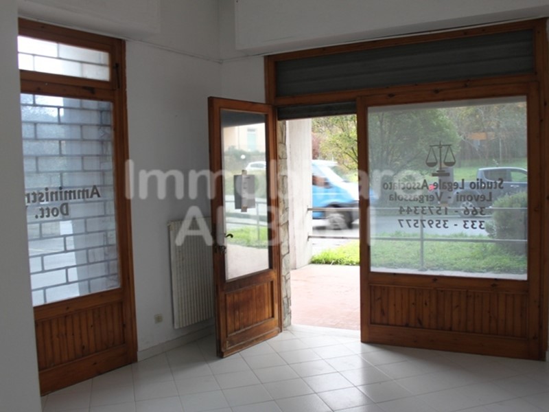 Capannone in Affitto a Arcola, zona Ponte Di Arcola, 420&euro;, 38 m²