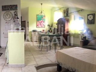 Trilocale in Vendita a Arcola, zona Ponte Di Arcola, 108'000€, 100 m²