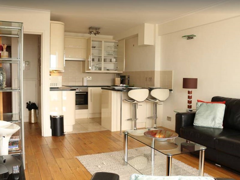 Appartamento in Affitto a Trento, zona Centro, 650€, arredato, con Box