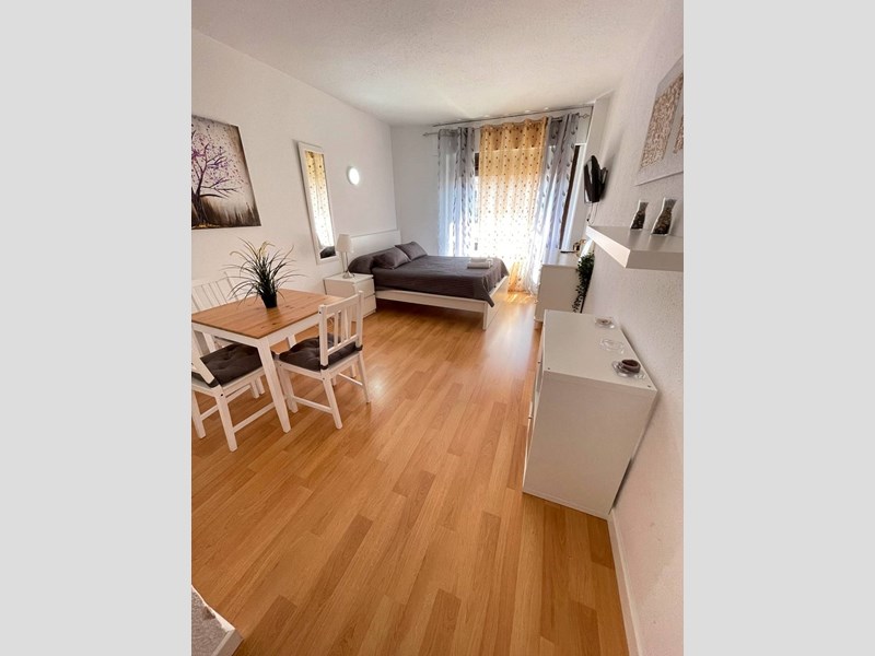 Monolocale in Affitto a Padova, zona Santo, 450€, 35 m², arredato, con Box