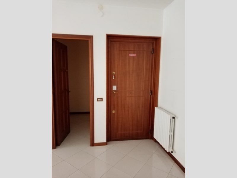 Appartamento in Affitto a Palermo, zona Politeama, 1'400€, 180 m²