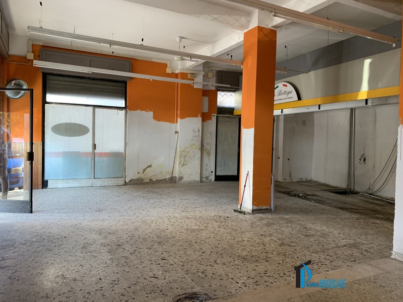 Negozio in Vendita a Terni, 114 m²
