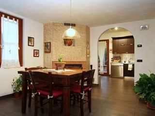 Casa Indipendente in Vendita a Pelago, zona Paterno, 350'000€, 110 m², con Box