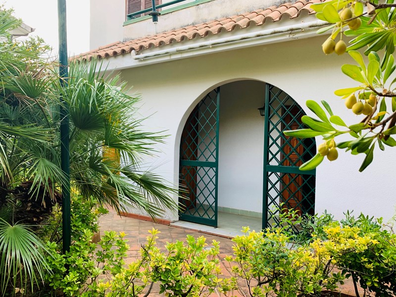 Casa Semi Indipendente in Vendita a Scalea, 85'000€, 85 m², arredato, con Box