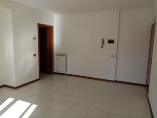 Quadrilocale in Vendita a Terni, 95'000€, 90 m²