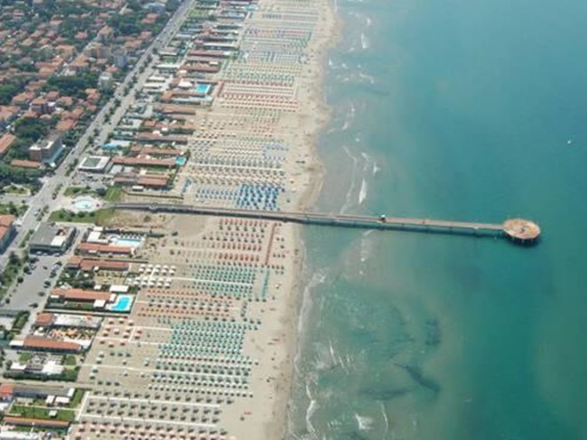 Attività commerciale in Vendita a Pietrasanta, zona Tonfano, 1'500'000€, 550 m²