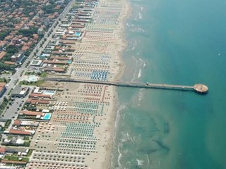 Attività commerciale in Vendita a Pietrasanta, zona Tonfano, 1'500'000€, 550 m²