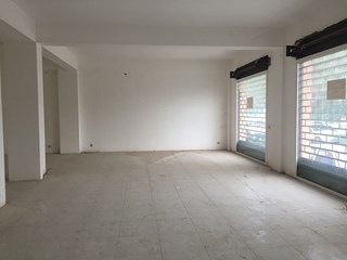Ufficio in Affitto a Vittoria, zona Via F. Morgante, 700€, 100 m²
