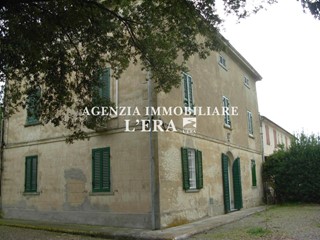 Villa in Vendita a Terricciola, 390'000€, 400 m², arredato