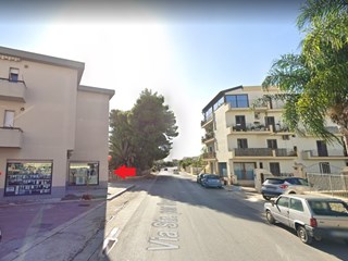 Negozio in Vendita a Vittoria, zona Via Mons. Cassibba ang. Stradale di Scoglitti, 180'000€, 200 m²