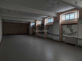 Laboratorio in Affitto a Torino, zona Borgo Vittoria, 700€, 175 m²