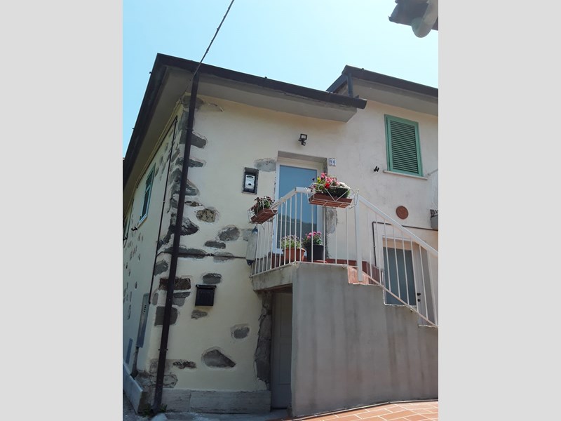 Casa Indipendente in Vendita a Tresana, 70'000€
