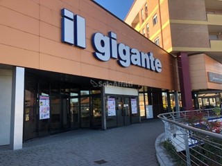 Capannone in Affitto a Cesano Maderno, 1'500€, 136 m²